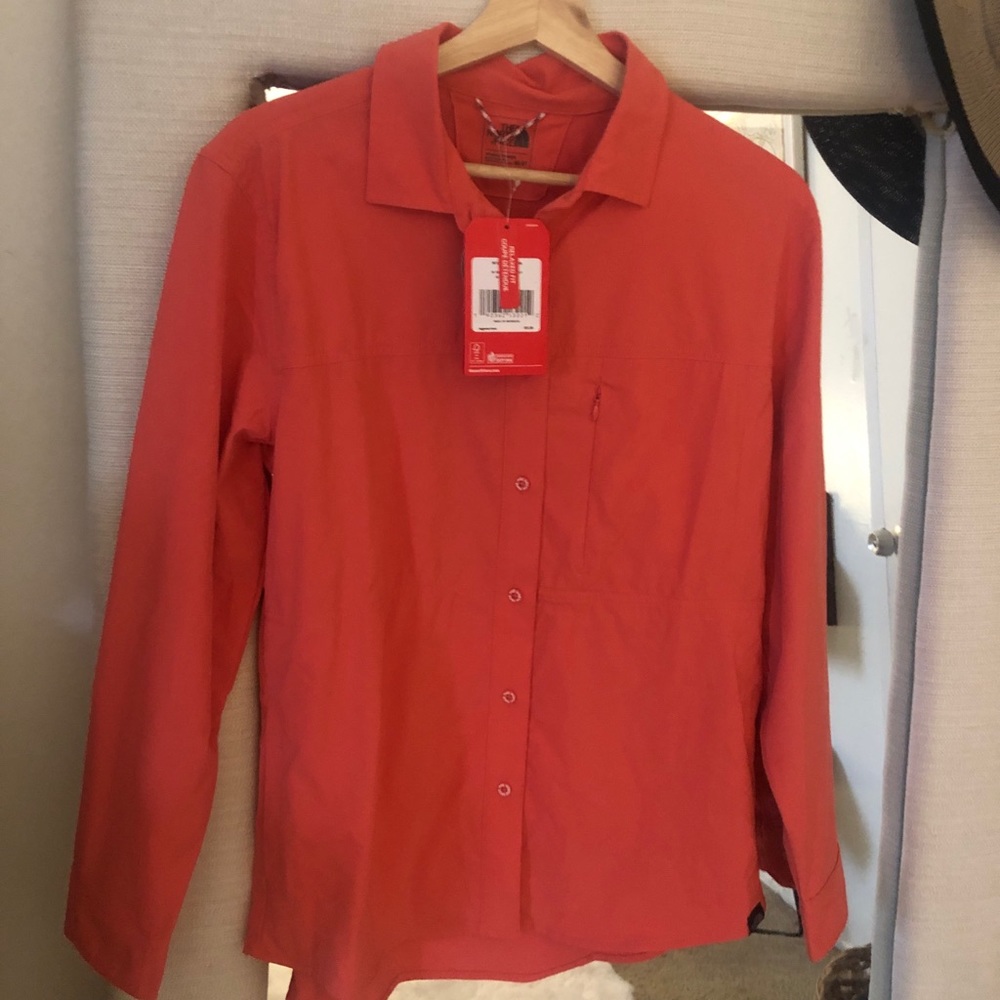 TNF Boreaz Longsleeve. Super cute Coral top.
